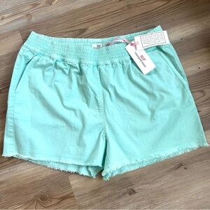 Vineyard Vines women’s pull on everyday shorts crystal blue (like mint )  new
